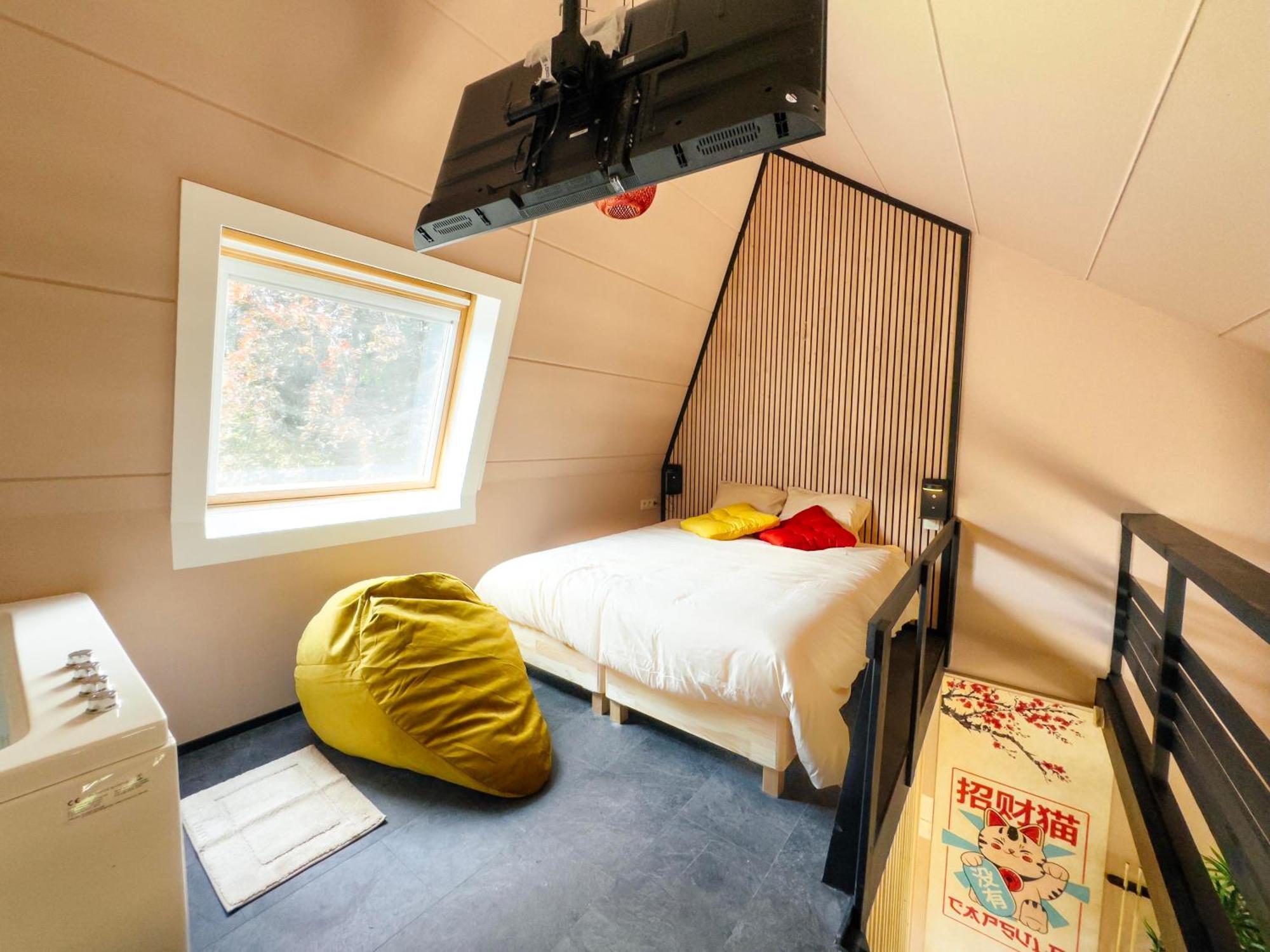Capsule Lotus-Balneo-Sauna-Billard-Nintendo Hastiere-par-dela Exteriör bild