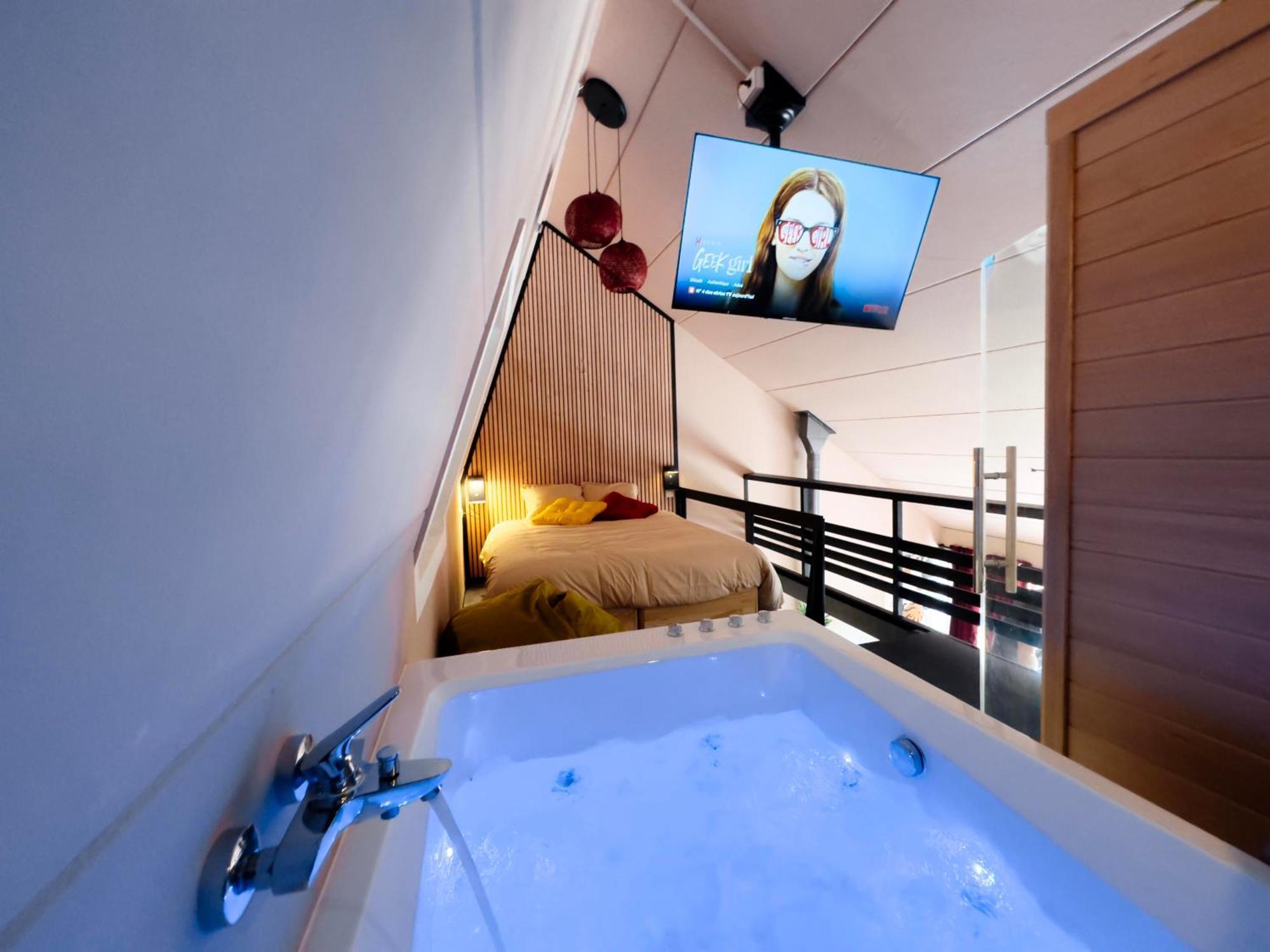 Capsule Lotus-Balneo-Sauna-Billard-Nintendo Hastiere-par-dela Exteriör bild